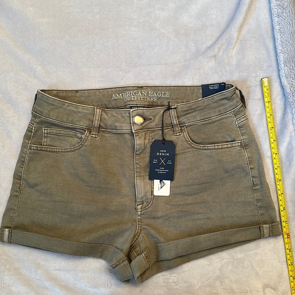 NWT American Eagle Outfitters Hi-Rise Shortie- Size 12
